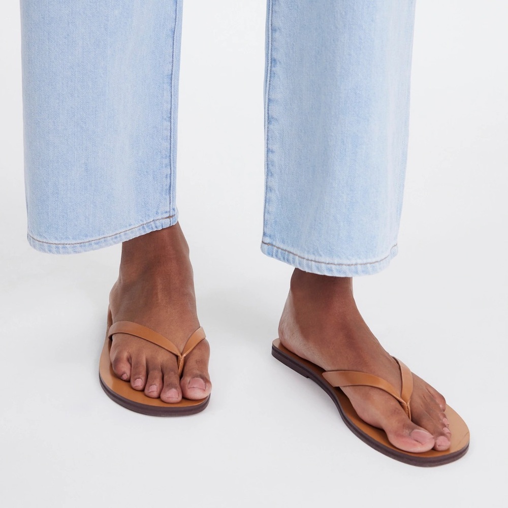 Madewell Gabi Thong Slide Sandals with Sleek Design - Picture 3 of 6